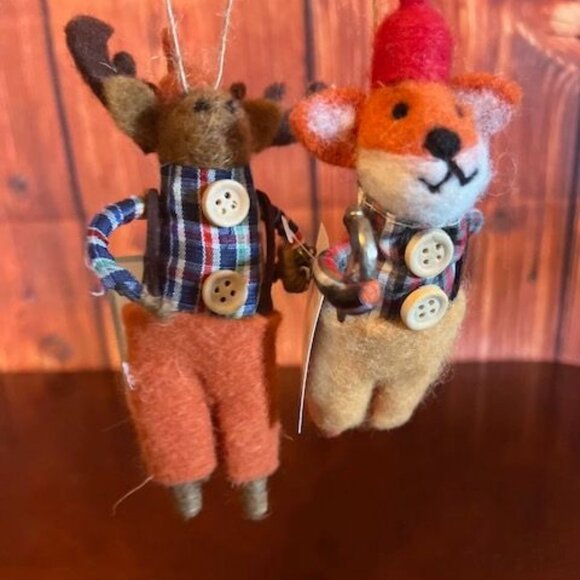 Felt Reindeer & Fox Ornaments With Plaid Outfits & Button holding tools - Picture 1 of 10